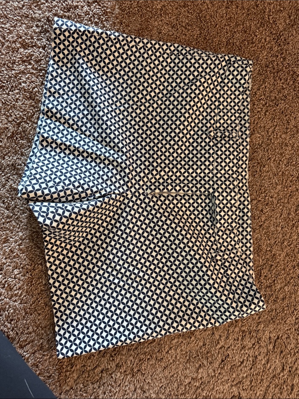 Kenar High-Waist Shorts in Navy and White Geometric